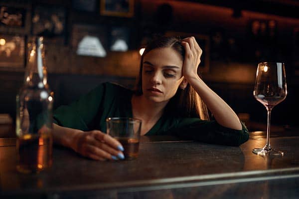Stages of alcoholism and getting help for an alcohol use disorder